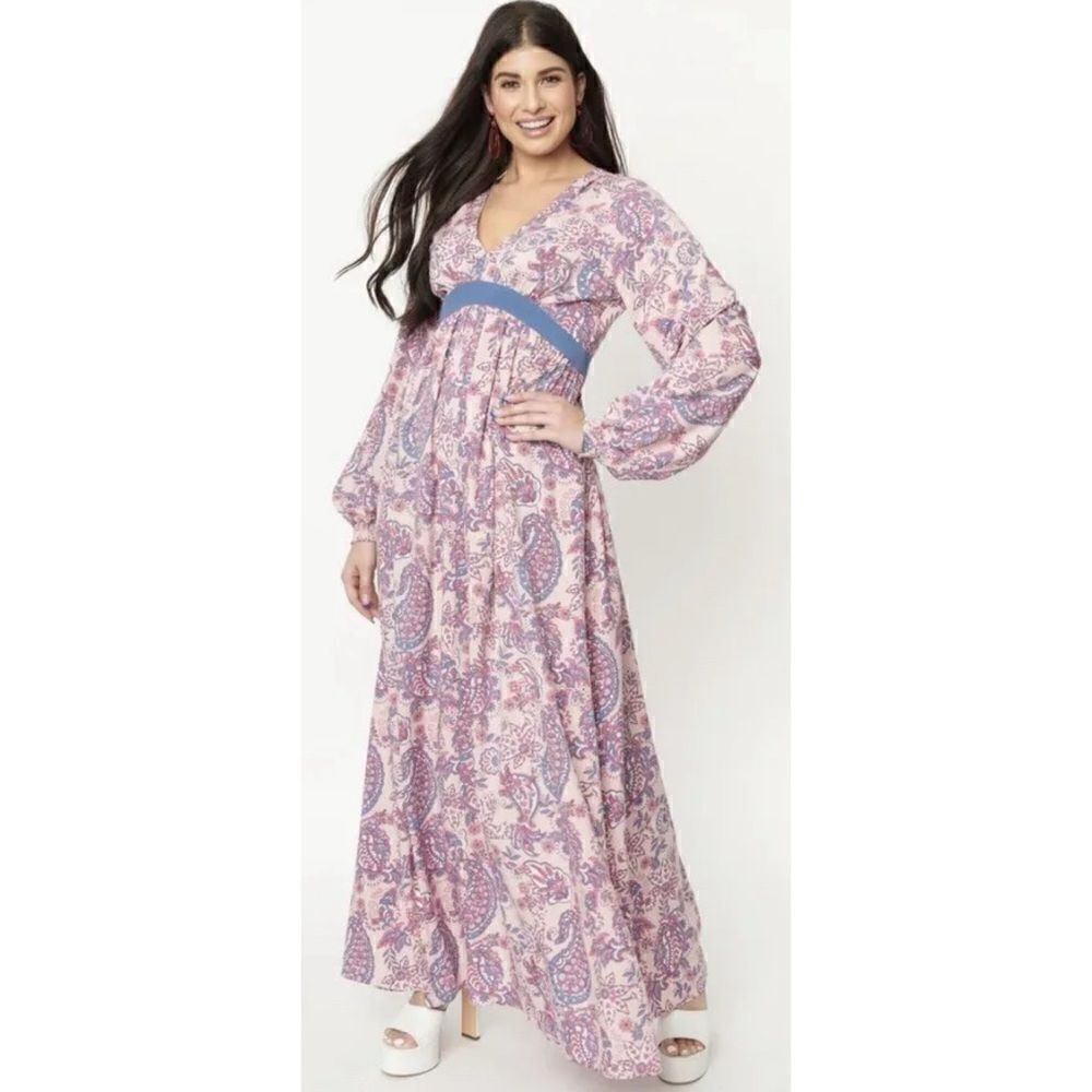 Unique Vintage Pink Paisley Print Dress